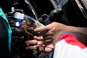 Sửa điện xe hơi tại nhà